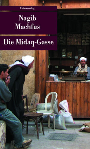 Einst glänzte die Midaq-Gasse wie ein Stern in der Geschichte des mächtigen Kairo. Inzwischen sind die Arabesken am berühmten Kirscha-Kaffeehaus bröcklig und morsch geworden, aber immer noch ist die Gasse erfüllt vom Lärm ihres eigenen Lebens. Hier laufen die Fäden zusammen, hier strömen die Menschen ein und aus.