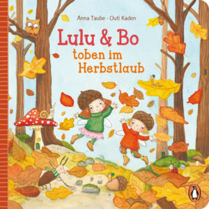 Lulu & Bo toben im Herbstlaub | Bundesamt für magische Wesen
