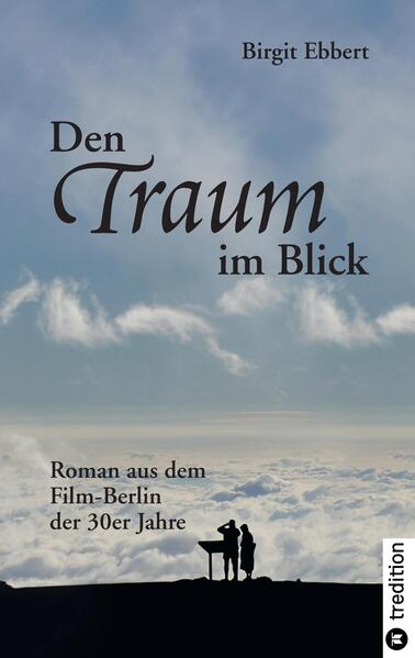 Berlin 1930. Der 20-jährige Alexander bricht sein Medizinstudium ab, um Journalist zu werden, er will so berühmt werden wie Erich Kästner. Als er bei einer Filmpremiere Marlene Dietrich erlebt, hat er eine Idee. Er wird sich an ihre Fersen heften und von ihrem Ruhm profitieren. Leider reist sie nach Hollywood ab. Aber da ist die junge Schauspielerin Herti Kirchner aus seiner Heimatstadt Kiel. Es sieht ganz danach aus, als könnte sie der nächste große Filmstar werden. Alexander beobachtet die Kielerin und lässt keine Gelegenheit aus, mehr über sie und ihre Pläne zu erfahren. So, wie sie ihrem Traum folgt, Schauspielerin zu werden, jagt er seinem Traum nach. Da holt ihn die Zeitgeschichte jäh auf den Boden der Tatsachen zurück. „Den Traum im Blick“ ist der neue Roman von Birgit Ebbert, Hagener Autorin und Expertin für Erich Kästner. In ihre Geschichte hat sie Ereignisse aus Politik und Kultur der 30er-Jahre eingebunden. Inspiriert wurde sie zu dem Roman von den Briefen der Filmschauspielerin Herti Kirchner, die in jener Zeit tatsächlich mit Erich Kästner liiert und auf dem Weg zu einer erfolgreichen Schauspielerin war.