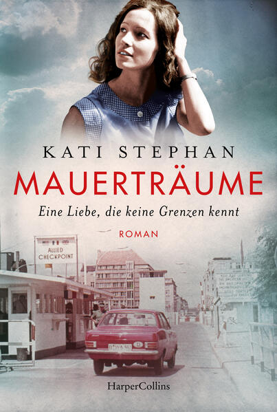 Ihre Träume lassen sich nicht einmal von einer Mauer stoppen Sommer 1975 in Ost-Berlin. Anni und ihre Familie leben in der DDR. Als Anni ihre Tante Gundula wie so oft zum Grenzübergang Tränenpalast begleitet, verliert sie ihr geliebtes Notizbuch. Der Finder des Büchleins ist Emil, ein junger Mann aus dem Westen, der ab und an beruflich nach Ost-Berlin reist. Um ihr Notizbuch wiederzubekommen, lässt Anni sich auf eine Verabredung mit ihm ein. Dabei hat sie sich geschworen, nie so eine zu werden, die sich einem Westdeutschen an den Hals wirft. Annis Schwester Paula, deren größter Wunsch das Abitur ist, beginnt derweil für ihren Lehrer zu schwärmen. Als sie von der Stasi ein unmoralisches Angebot bekommt, gerät sie in eine Zwickmühle. Nachdem Tante Gundula schwer erkrankt und die Gefühle für Emil trotz ihres Vorsatzes immer stärker werden, wächst in Anni der Wunsch auf ein Leben im Westen. Doch wie kann sie die Mauer überwinden? Und ist sie überhaupt bereit dazu, ihre Familie und vor allem ihre Schwester zurückzulassen? Ein packendes Buch über ein Leben im Osten und dem Wunsch nach einem im Westen