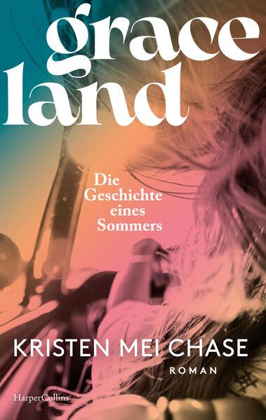 Eine temporeiche Mutter-Tochter-Geschichte voll Humor und Lebensfreude Tausend Meilen sind es bis Graceland. Und es ist Loralynns großer Traum, einmal im Leben das Elvis-Anwesen zu besuchen. Deshalb hat Grace sich überreden lassen, ihrer Mutter Loralynn den Wunsch zu erfüllen. Der Zeitpunkt ist günstig, sie kann Ablenkung gerade gut gebrauchen. Auf dem Weg von El Paso nach Memphis ziehen sie eine Spur aus Pailletten, falschen Wimpern und schwierigen Erinnerungen. Doch zwischen spontanen Zwischenstopps bei Hellsehern, bei alten Freunden, in Karaokebars, zwischen Perückenpannen und vertrauten passiv-aggressiven Sprüchen beginnen beide Frauen, einander besser zu verstehen. Als sich neue Chancen für sie auftun, scheint der King auf mysteriöse Weise auf sie beide zu wirken. Nach all den Jahren ist es für Grace und ihre Mutter möglich, die Verletzungen der Vergangenheit zu heilen und mit Humor im Jetzt zu sein.