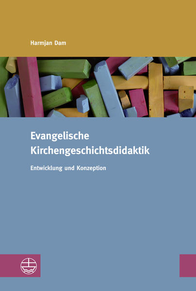 Seit Mitte des 18. Jahrhunderts ist die Kirchengeschichte ein Element im evangelischen Religionsunterricht. Durch eine historische Analyse von über 350 Schulbüchern und konzeptionellen didaktischen Entwürfen wird die Entwicklung der Kirchengeschichtsdidaktik von 1770 bis 2020 dargelegt und in drei Typen zusammengefasst. Sie wirft ein neues Licht auf die Geschichte des ev. Religionsunterrichts. Im zweiten Teil der Studie wird die Geltung der drei Typen systematisch überprüft und eine an Kompetenzen orientierte, praxistaugliche Didaktik (Ziele und Intentionen, Inhalte, Methoden) vorgelegt. A Didactic on Church History