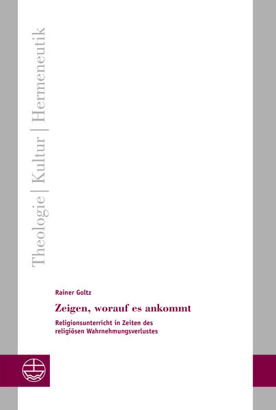 Die religionspädagogische Forschung hat auf die anhaltende Krise des Religionsunterrichts, die sich in stetig schrumpfenden Lerngruppen und der immer weniger vorhandenen Vertrautheit mit »Religiosität« manifestiert, keine erfolgversprechende Antwort gefunden. Die systemischen Reaktionen sind eher ein Verwalten der Krise, die unterrichtlichen Reaktionen in Form einer Versachkundlichung oder Ethisierung entsprechen einer Preisgabe des Wesens der Religion. Als Kontrast zu diesen Trends entwirft das Buch auf der Basis von systematisch-theologischen Überlegungen zum Wesen des Glaubens und seiner Darstellbarkeit eine religionspädagogische Skizze von Unterricht, die das Verständnis der schulischen Vermittlung von Religion aufweitet und ihr selbst nicht nur als Objekt der Betrachtung, sondern auch als sich zeigendes Subjekt Raum gibt und so die Lebensbewegung des Glaubens für Lernende erfahrbar werden lassen kann. Showing what matters. Religious education in times of a lost religious awareness Religious education research has not found a promising answer to the ongoing crisis in religious education at schools, which manifests itself in smaller learning groups as well as in students’ decreasing familiarity with »religiosity«. Systemic reactions, such as denominational-cooperative religious education, are rather a way of managing the crisis, while reactions within the classroom in terms of addressing the subject as general science classes or its ethicization comply with a surrender of the essence of religion. As a contrast to these trends, this book designs a form of teaching that broadens the understanding of how religion is taught in schools