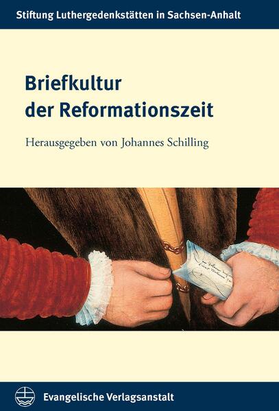 Die Reformationszeit ist auch eine Hochzeit der Briefkultur. Humanistisch geschulte Autoren treten miteinander in Briefwechsel, beraten theologische und politische Probleme, unterrichten einander über Fragen des täglichen Lebens und bekunden einander Feindschaft und Freundschaft. Erasmus und Johannes Reuchlin, Christoph Scheurl und Martin Luther, Philipp Melanchthon und Matthias Flacius korrespondieren miteinander, lateinisch und griechisch und, wenn es darauf ankommt, auch auf Deutsch. Daneben geht es um die Überlieferung und Sammlung der Briefe-eine bisweilen spannende Geschichte. Die in diesem Buch versammelten Beiträge gehen auf eine wissenschaftliche Tagung der Stiftung Luthergedenkstätten in Sachsen-Anhalt zurück, die vom 25. bis 27. Januar 2023 in Wittenberg anlässlich des Ausscheidens des Vorstands und Direktors der Stiftung, Dr. Stefan Rhein, aus dem aktiven Dienst stattfand. Mit Beiträgen von Matthias Dall´Asta, Enno Bünz, Irene Dingel, Thomas Fuchs, Daniel Gehrt, Armin Kohnle, Volker Leppin, Markus Matthias, Matthias Meinhardt, Stefan Michel, Christine Mundhenk, Johannes Schilling, Stefan Weise und Esther P. Wipfler. Epistolary Culture and the Reformation Period The Reformation period marks also a peak of epistolary culture. Authors schooled in humanism enter into correspondence with each other, discuss theological and political problems, instruct each other on matters of daily life, and profess enmity and friendship towards each other. Erasmus and Johannes Reuchlin, Christoph Scheurl and Martin Luther, Philipp Melanchthon and Matthias Flacius are in correspondence, in Latin and Greek and, when it matters, also in German. It is also about the transmission and collection of the letters-an at times exciting story. The contributions collected in this book originate from a scientific conference of the Luther Memorials Foundation in Saxony-Anhalt, which took place in Wittenberg from January 25 to 27, 2023, as the chairman and director of the foundation, Dr. Stefan Rhein, resigned from active duty.