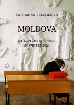 Eingeklemmt zwischen Ost und West und in ideologischer Zerrissenheit zwischen sowjetischer Vergangenheit und kapitalistischer Gegenwart, zeichnet sich Moldova seit der Unabhängigkeit aus durch eine hohe Dynamik politischer Richtungskonflikte und sozialer Herausforderungen. Den daraus resultierenden gesellschaftlichen Fliehkräften geht Füllenbach in ihrem Reisebericht nach und liefert so - neben unterhaltsamen und häufig selbstironischen Beschreibungen persönlicher Erlebnisse - einen Einblick in die Tagesaktualitäten der Republik Moldau und ihrer autonomen Gebiete Gagausien und Transdnestrien. Mit einem guten Blick für Feinheiten und Details beschreibt die Autorin ideologische Differenzen und deren Auswirkungen auf die jeweiligen Wirklichkeiten der verschiedenen Landesteile und vermittelt dem Leser anhand aktueller Ereignisse wesentliche Grundzüge der derzeitigen Konflikte. Ein Fokus des Buches liegt zudem auf den differierenden Gedenkkulturen zu den Katastrophen des zwanzigsten Jahrhunderts. Anhand ausgewählter Beispiele werden die diesbezüglichen regionalen Unterschiede nachgezeichnet. Das Buch von Katharina Füllenbach liefert damit einen interessanten neuen Aspekt der Betrachtung fremder Länder, welcher bisher in der handelsüblichen Reiseliteratur so gut wie keine Beachtung gefunden hat.