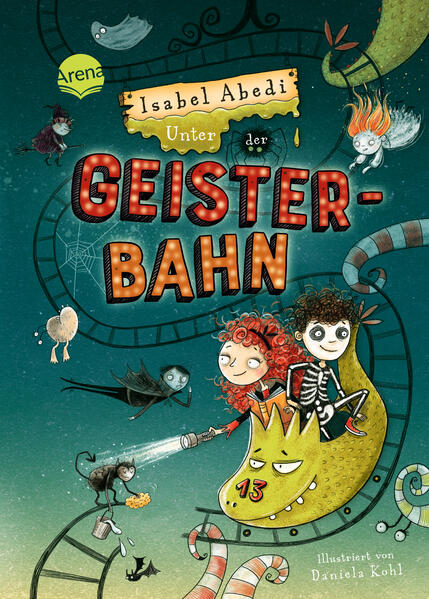 Los geht die Fahrt mit der Geisterbahn in eine Welt voller echter Hexen, Vampire und Flaschengeister tief unter unserer! Alle anschnallen! Lorenzo kribbelt es vor Grusel im Bauch, Dina vor Freude, als der Waggon der Geisterbahn sich in Bewegung setzt. Aber das Lachen vergeht ihr, als in der Geisterbahn auf einmal ein richtiger Geist auftaucht. Und mit ihm ein gruseliger Teufel, der schwapp und schwupp mit Wassereimer und Schwamm alles auslöscht, was ihm in den Weg kommt ein waschechter Putzteufel eben! Im allerletzten Moment zieht der Geist Lorenzo und Dina durch eine verborgene Luke in das Land unter der Geisterbahn eine Welt voller Magie, Hexen, Vampire, Flaschengeister und rotziger Riesen, die immerzu niesen. Doch auch hier in Gravalon treiben die Putzteufel ihr Unwesen. Es sind viele. Und sie sind eifrig. Wird es den beiden gelingen, die magische Welt vor dem Untergang zu retten? Erfolgsautorin Isabel Abedi entführt uns in eine fantastisch- witzige, schaurig- schöne, wild- witzige, genial- gespenstische Welt unter der Geisterbahn. Zum Selberlesen und auch toll für lange Familien- Vorleseabende ein Gespenster- Spaß der Extraklasse für alle zwischen 9 und 99!