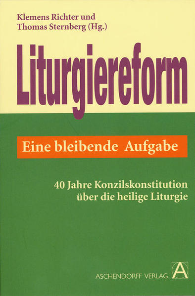 Die deutschen Bischöfe haben zum 40. Jahrestag des Beginns der Liturgiereform durch das Zweite Vatikanische Konzil die „Liturgische Erneuerung als bleibende Aufgabe“ bezeichnet, denn „Stillstand ist Rückschritt“. Was bedeutet dieses groß angelegte Reformwerk für den Glauben unserer Gemeinden? Was war das Ziel? Wurde es erreicht? Welche Widerstände gab und gibt es? Welche Aufgaben stellen sich heute in einer zunehmend entchristlichten Gesellschaft? Diesen Fragen stellen sich der Bischof von Münster Reinhard Lettmann, die Liturgiewissenschaftler Albert Gerhards (Bonn), Winfried Haunerland (Würzburg), Benedikt Kranemann (Erfurt), Klemens Richter (Münster), der Musikwissenschaftler Wolfgang Bretschneider (Düsseldorf) und Pfarrer Stefan Rau (Münster). Die liturgische Erneuerung als theologische und geistliche Aufgabe, Herausforderung und Perspektiven heute, die Rolle des Wortes, der Zeichen, der Musik und des liturgischen Raumes sind praxisorientierte Themen dieses Buches.