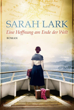 Sarah Lark legt nach ihren großen Familiensagas nun eine ergreifende Liebesgeschichte zwischen Europa und Neuseeland vor. Der wunderbar illustrierte Roman EINE HOFFNUNG AM ENDE DER WELT knüpft an die Familiengeschichte der McKenzies aus der bekannten Weiße-Wolke-Saga an. In den Wirren der 1940er Jahre verschlägt es die junge Helena mit ihrer Schwester Luzyna nach Persien. Als sie Aufnahme in Neuseeland erhalten sollen, keimt Hoffnung in Helena auf. Doch nur eine der jungen Frauen wird für die Verschickung ausgewählt ... Zur gleichen Zeit bricht James McKenzie aus Neuseeland auf. Gegen den Willen seiner Eltern will der wagemutige Flieger in Europa für die Ideale der Freiheit kämpfen. Das Schicksal führt James‘ und Helenas Wege zusammen. Aber gibt es für sie eine gemeinsame Zukunft? Zwei junge Menschen meistern ihr Schicksal und finden das Glück der Liebe vor einem dramatischen Kapitel der Weltgeschichte.