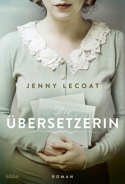 Jersey, 1940. Als Hedy eine Stelle als Übersetzerin für die deutschen Besatzer der Kanalinsel antritt, weiß niemand, dass die junge Frau Jüdin ist. Während sie durch heimliche Akte des Widerstands versucht, gegen die Nazis aufzubegehren, verliebt sie sich ausgerechnet in den deutschen Wehrmachtssoldaten Kurt, der ihre Gefühle erwidert. Doch Hedys Identität bleibt nicht lange verborgen. Gemeinsam mit Kurt und einer guten Freundin schmiedet Hedy einen mutigen Plan, um ihren Verfolgern zu entkommen ...