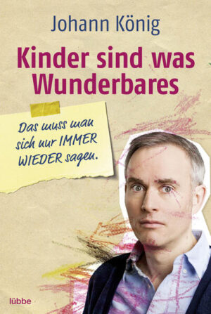 Mit drei Nachkommen ist man in Deutschland bereits überdurchschnittlich bekindert. Wenn die Orgelpfeifen ihre 5 Minuten bekommen und nur über Worte in großer Lautstärke zu erreichen sind, gehört man zu den Asozialen. Die Wunschkinder betrachtend, denkt sich der Mann in solchen Momenten ganz woanders hin: In eine Welt ohne Kinder. Eine Welt nur mit Fußball. Genau wissend, dass diese Welt unerträglich wäre. Unerträglich schön. Johann König kennt alle heimlichen Gedankenblitze und Wünsche, die Eltern aus Scham für sich behalten. Diese beschreibt er wortreich und detailgenau, wobei in der täglichen Verzweiflung immer wieder seine unerschütterliche Liebe zum Kind durchzuscheinen versucht.