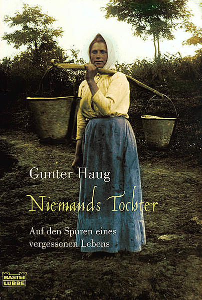 Als Stiefkind wächst sie auf einem Bauernhof auf. Sie erlebt zwei Kriege und bringt neun Kinder zur Welt: Maria Staudacher geboren 1903 als Tochter einer Magd, die sie nicht großziehen darf, und eines Jungbauern, dessen Vater die Heirat verbietet. Gunter Haug rekonsturiert das Schicksal seiner Großmutter - das mutige Leben einer einfachen Frau hinter den Fassaden romantisch verklärter fränkischer Städtchen. Ein Buch so unvergesslich wie Anna Wimschneiders Herbstmilch