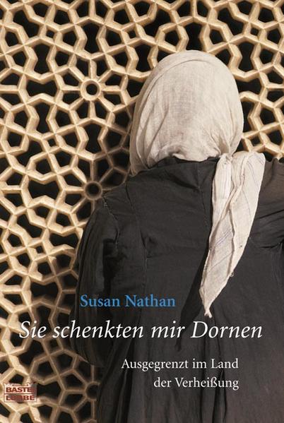 Susan Nathan hatte einen Traum: als gläubige Jüdin und überzeugte Zionistin wollte sie immer in Israel - dem Land der Verheißung - leben. Doch als sie beschloss, in von Palästinensern bewohntes Gebiet zu ziehen, stieß sie auf eine Mauer des Unverständnisses und der Ablehnung: Sie zählte nicht mehr zum Kreis der Einheimischen. Susan Nathans Traum zerplatzte. Nun erzählt sie offen von ihrem Leben als Ausgegrenzte im eigenen Land. Doch sie lässt sich durch die Mauern des Schweigens nicht mundtot machen, sondern kämpft unbeeindruckt für ihre Rechte als Bürgerin in einem demokratischen Land.