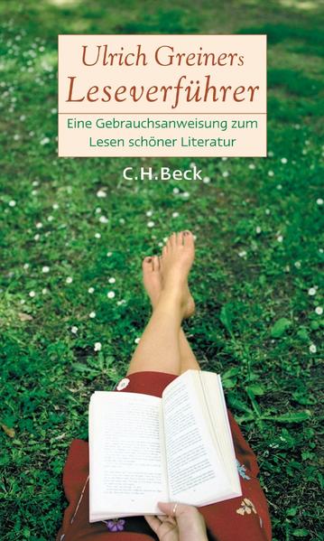 Was geschieht mit uns, wenn wir lesen, und warum tun wir es so gern? Muß man alles zu Ende lesen, und was sollte man wirklich über den Autor wissen? Muß man sich einschüchtern lassen von großen Werken, und wie nähert man sich denen am elegantesten, an denen man bislang, sich respektvoll verbeugend, vorbeigerauscht ist? Und wo liest man was am besten? Fragen, die jede leidenschaftliche Leserin und jeden Leser, der es werden will, umtreiben und die Ulrich Greiner, der Literaturchef der ZEIT, in seinem intelligenten und unterhaltsamen "Leseverführer" behutsam und sehr persönlich beantwortet. Das Buch wendet sich bewußt an die "Laien", an Leseanfänger und solche, die mehr darüber wissen wollen, was sie begeistert tun, aber es ist auch für die "Profis" ein Vergnügen. Ulrich Greiners Leseverführer ist kein Kanon, sondern eine passionierte Gebrauchsanweisung für den Weg durch das schöne Labyrinth der Literatur.