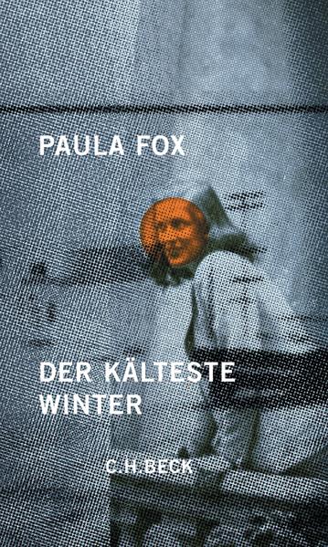 Im Jahre 1946 betrat Paula Fox ein nur oberflächlich umgebautes Kriegsschiff und reiste nach Europa, auf der Suche nach neuen Erfahrungen in der alten Welt. Sie war 22 Jahre alt und verbrachte die nächste Zeit in London, Warschau, Paris, Prag, Madrid und an anderen Orten im Auftrag einer kleinen britischen Nachrichtenagentur. In diesem autobiographischen Buch, das an "In fremden Kleidern" (2003) anschließt, beschreibt Paula Fox luzide und bewegend ihre Reisen durch das vom Krieg heimgesuchte Europa, ungeplante Ausflüge in leere Schlösser und zerstörte Kathedralen, einen Besuch in Warschau mitten in den Wirren der kommunistischen Übernahme, Francos Spanien, wo sie ihren Großonkel Antonio wiedersieht. Sie erzählt von den Nächten in den Wohnungen entfernter Freunde, von den schäbigen Pensionen, in denen sie friert, vom Echo der Schrecken des Krieges, von den Wunden der Menschen und Städte. Sie beschreibt, klug und unsentimental, eine junge Frau, die sich allein, ohne Plan und ohne die Gewißheit, daß ihre Agentur sie auch bezahlen kann, auf den Weg macht, während Europa aus den Trümmern allmählich wieder aufgebaut wird. "Der kälteste Winter" ist ein weiteres Kapitel aus einem bewegten Leben, ein Blick zurück auf die eigenen Anfänge und auf eine aus der Agonie erwachende Welt. Ein schönes und kostbares Buch.