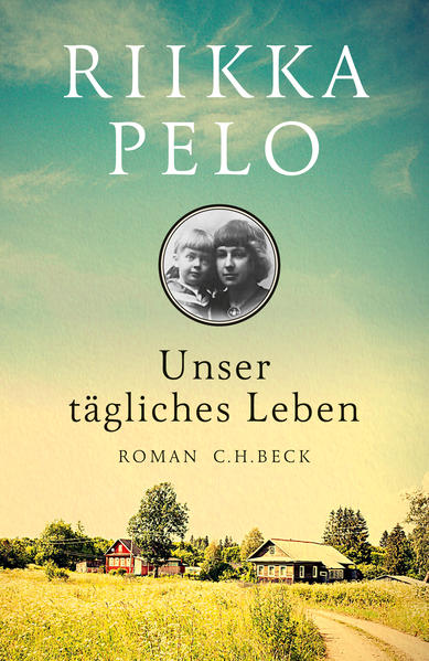 Mütter und Töchter haben ein besonders nahes Verhältnis zueinander, zugleich herrscht zwischen ihnen auch eine besondere Spannung - bei der russischen Dichterin Marina Zwetajewa und ihrer 1912 geborenen Tochter Ariadna war dies nicht anders. Die Revolution zwingt ihre Familie ins Exil, erst Ende der 1930er Jahre kehren sie nach Moskau zurück: die Tochter als glühende Revolutionärin, die Mutter in unüberwindlichem Hass auf Stalins Regime. Von einem Leben zwischen Hoffnung, Erkenntnis und Widerstand erzählt Riikka Pelos Roman. In schwebend leichtem Ton, dabei immer zupackend realistisch, entsteht ein intensiv leuchtendes Doppelportrait von Mutter und Tochter - darin eingeschlossen das faktentreue Bild der von ihrer Arbeit besessenen Dichterin unter extremen politischen Bedingungen: Bespitzelung und Verrat sind allgegenwärtig. Doch größte persönliche Erwartungen und überschäumendes Gefühl behaupten sich noch in widrigstem Klima, bis der politische Terror alle Beziehungen zerschlägt. Riikka Pelo erzählt voller Einfühlung und Scharfblick: als wär’s ein Stück von Tschechow, versetzt ins grausame 20. Jahrhundert.