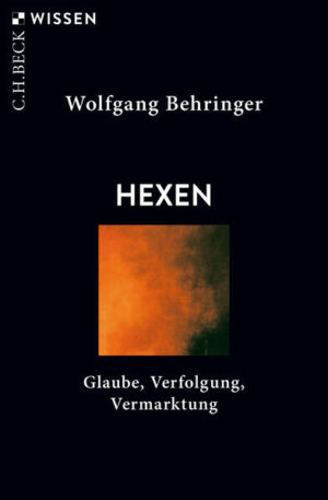 Der Glaube an Hexen ist weltweit verbreitet auch heute noch. In beinahe allen Kulturen gab oder gibt es Menschen, die glauben, dass bestimmte Personen mit Hilfe magischer Kräfte Nutzen oder Schaden stiften und mit Geistern und Dämonen in Kontakt treten können. Wolfgang Behringer, einer der führenden Experten zur Geschichte der Hexenverfolgung, schildert die Traditionen des Hexenglaubens, die Zeit der großen Prozesse und Hinrichtungen in Europa sowie die spätere Rezeption und Vermarktung. Und auch die heutige Situation wird nicht ausgespart.