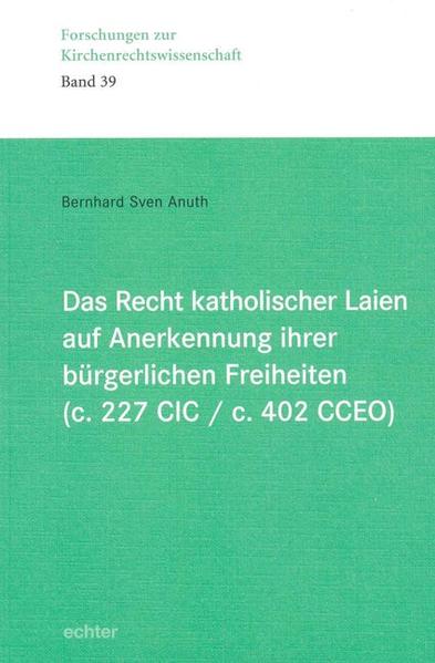 Katholische Laien sind gesetzlich verpflichtet, die Welt mit christlichem Geist zu durchdringen. Zugleich erkennt das Kirchenrecht im Gefolge des II. Vatikanischen Konzils ausdrücklich an: Sie haben ein Recht darauf, dass ihre bürgerlichen Freiheiten innerkirchlich anerkannt werden. Beim Gebrauch dieser Freiheiten müssen sie allerdings die Vorgaben des kirchlichen Lehramts beachten. Dies hat die Kongregation für die Glaubenslehre 2002 in einer Nota doctrinalis gegen „zweideutige Auffassungen und bedenkliche Positionen“ noch einmal betont: Die „richtige Autonomie“ von Katholik(inn)en in der Politik dürfe nicht verwechselt werden mit einem von der kirchlichen Moral- und Soziallehre absehenden Prinzip. Wie frei sind katholische Laien in ihrem gesellschaftlichen und politischen Engagement also nach geltendem Kirchenrecht? Die sorgfältige Interpretation der einschlägigen c. 227 CIC und c. 402 CCEO ermöglicht eine Antwort auf diese Frage und klärt damit auch, ob Katholik(inn)en rechtlich auch heute noch nur verlängerter Arm der kirchlichen Hierarchie oder nicht doch vielmehr eigenständige Teilnehmer(innen) an der Heilssendung der Kirche sind.