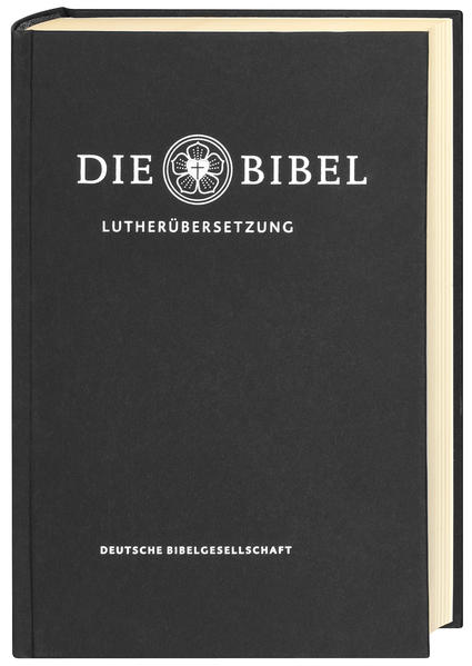 Die neu revidierte Lutherbibel 2017 ist verständlicher geworden und näher an Martin Luthers kraftvoller Sprache als zuvor. Die von der Evangelischen Kirche in Deutschland empfohlene Fassung. • vollständig überprüft • auf dem neuesten wissenschaftlichen Stand • Bibeltext abschnittsweise zweispaltig gesetzt • Psalmen einspaltig in Gedichtsatz angeordnet • Biblische Vergleichsstellen und Anmerkungen am Fuß der rechten Spalte • Inhaltsübersichten • Sach- und Worterklärungen • Überblick über besondere Schreibweise von Namen • Stichwortverzeichnis • Zeittafeln • Landkarten • Ortsregister