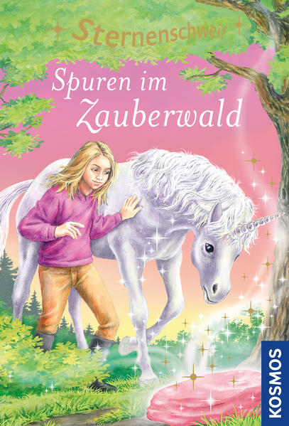 Ferien auf dem Reiterhof! Laura und Mel freuen sich riesig, eine ganze Woche mit ihren Pferden verbringen zu können. Aber nächtliche Besuche im Stall sind verboten. So kann Laura ihr geliebtes Pony Sternenschweif nachts nicht in ein Einhorn verwandeln! Doch dann verirren sich die Mädchen bei einer Schatzsuche im Wald. Kann Laura es wagen, Sternenschweifs magische Zauberkräfte zu wecken? Eine spannende und magische Geschichte mit viel Platz zum Träumen!