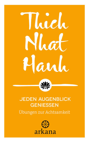 „Jeden Augenblick genießen“ ist das konkreteste und am meisten an der Praxis orientierte Buch Thich Nhat Hanhs. Nach kurzen Einführungen in die verschiedenen Aspekte der Achtsamkeit folgen in jedem Kapitel ausführliche, lebensnahe Übungsanleitungen. Achtsamkeit ist der Schlüssel zu einem bewussten Leben. Sie hilft uns, mit den Herausforderungen des Lebens besser umzugehen. Achtsamkeit entwickelt sich, in dem wir Schritt für Schritt das Gewahrsein für die verschiedenen Bereiche des Lebens wecken. Dafür bietet dieses Buch eine von Thich Nhat Hanh entwickelte Übungsfolge. Jedes Kapitel macht mit einem bestimmten Aspekt der Achtsamkeit vertraut-und wir lernen, achtsam mit unseren Gefühlen, Gedanken, Mitmenschen und eben auch mit eher unangenehmen Situationen des Lebens umzugehen und so jeden Augenblick wirklich zu genießen.