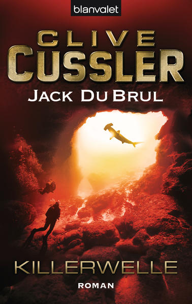 Juan Cabrillo und die Crew des Sondereinsatzschiffs „Oregon” sind die Einzigen, die die größte Bedrohung aller Zeiten gegen die Vereinigten Staaten noch abwehren können. Doch zunächst müssen sie erkennen, wie ihre letzten Einsätze in aller Welt zusammenhängen. Und was hat es mit der alten chinesischen Waffe auf sich, die die einfachen Soldaten nur »Den Blick des Drachen« nannten - der kommandierende General jedoch den Weg zum sicheren Sieg über alle Feinde Chinas? Jeder Band ein Bestseller und einzeln lesbar. Lassen Sie sich die anderen Abenteuer von Juan Cabrillo nicht entgehen!