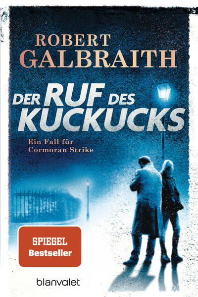 Auftakt für Cormoran Strike & Robin - das außergewöhnliche Ermittlerduo von JK Rowling alias Robert Galbraith! Als das berühmte Model Lula Landry von ihrem schneebedeckten Balkon im Londoner Stadtteil Mayfair in den Tod stürzt, steht für die ermittelnden Beamten schnell fest, dass es Selbstmord war. Der Fall scheint abgeschlossen. Doch Lulas Bruder hat Zweifel - ein Privatdetektiv soll für ihn die Wahrheit ans Licht bringen. Cormoran Strike hat in Afghanistan körperliche und seelische Wunden davongetragen, mangels Aufträgen ist er außerdem finanziell am Ende. Der spektakuläre neue Fall ist seine Rettung, doch der Privatdetektiv ahnt nicht, was die Ermittlungen ihm abverlangen werden. Während Strike immer weiter eindringt in die Welt der Reichen und Schönen, fördert er Erschreckendes zutage und gerät selbst in große Gefahr … Ein fesselnder, einzigartiger Kriminalroman, der die Atmosphäre Londons eindrucksvoll einfängt - von der gedämpften Ruhe in den Straßen Mayfairs zu den versteckten Pubs des East Ends und dem lebhaften Treiben Sohos. "Der Ruf des Kuckucks“ ist das hochgelobte Krimidebüt von J.K. Rowling, geschrieben unter dem Pseudonym Robert Galbraith, in dem sie mit Cormoran Strike einen ungewöhnlichen Ermittler präsentiert. Sie sind Fan des außergewöhnlichen Ermittlerduos Ellacott und Strike? Dann lesen Sie auch die anderen Romane der SPIEGEL-Bestsellerreihe.