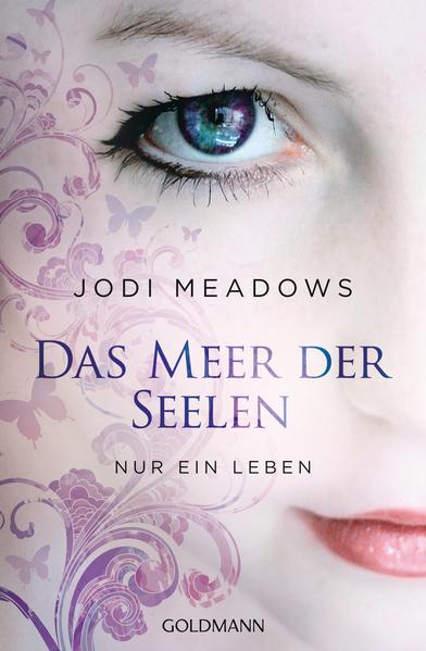 Romantische Fantasy: herzergreifend und wunderschönAna ist das Mädchen mit der reinen, neuen Seele. Und das macht sie zur Außenseiterin. Denn jeder in ihrer Welt wurde mehrmals wiedergeboren und kann sich an seine vorherigen Leben erinnern. Doch als Ana geboren wurde, passierte etwas Ungewöhnliches: Eine Seele musste für sie sterben. Weil jeder dies als schlechtes Omen deutet, will niemand etwas mit ihr zu tun haben, niemand außer Sam. Doch plötzlich greifen schreckliche Wesen an. Trägt Ana tatsächlich die Schuld daran? Sie wird es herausfinden müssen, wenn sie in dieser Welt überleben will ...