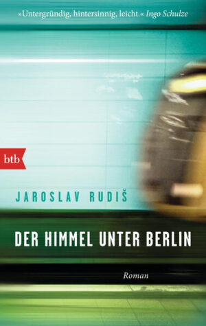 Der Himmel unter Berlin ist eine Welt für sich, dort spinnt seit hundert Jahren die U-Bahn ihre Netze, bewahren unzählige Tunnel und Bunker geheime Geschichten, strömen tagaus, tagein unzählige Menschen durch. Die Musiker nicht zu vergessen, die diese Unterwelt mit Klängen füllen. Einer von ihnen ist aus Prag dahin geraten: Petr Bém, ein junger Deutschlehrer, auf der Flucht vor seinem alten Leben und voller Sehnsucht nach einem neuen. Als er im Untergrund Pancho Dirk kennenlernt, der von Musik besessen ist, gründen die beiden eine Band und nennen sie U-BAHN, weil es um Schwärze, Krach und Tempo geht. Dann verliebt sich Petr in Katrin, die Tochter eines Zugführers.