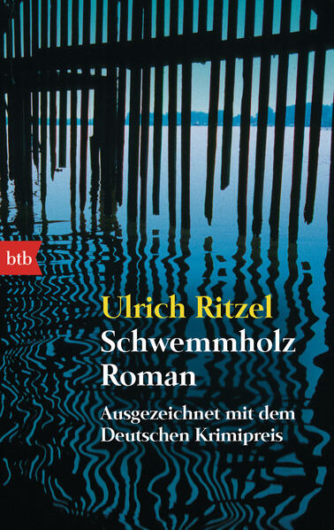 Kantig, nachdenklich, leicht melancholisch und literarisch gebildet. Das ist Kommissar Berndorf, mit dem sich Ulrich Ritzel seit seinem erfolgreichen Erstling "Der Schatten des Schwans" zu den Großen des Krimigenres gesellt hat. Für seinen zweiten Berndorf-Krimi "Schwemmholz" wurde er mit dem Deutschen Krimipreis ausgezeichnet und für den Glauserpreis nominiert. Beim Frühjahrshochwasser wird in Ulm nicht nur "Schwemmholz" angetrieben - in einem überfluteten Neubau taucht eine Leiche auf. Kommissar Berndorf und seine Assistentin Tamara Wegenast auf den Spuren eines groß angelegten Komplotts um Gelder, Großaufträge und Gefälligkeiten, in das mehr als nur ein Würdenträger verwickelt ist und das Berndorf fast das Leben kostet ...