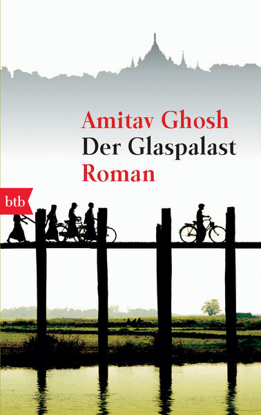 Faszinierende Familiensaga und dramatische Liebesgeschichte in einem, das ist der neue Roman von Amitav Gosh. "Der Doktor Schiwago des Fernen Osten" (INDEPENDENT ON SUNDAY) fand mit seinem farbenprächtigen Epos über Liebe und Krieg in einem exotischen Land auf der ganzen Welt begeisterte Leser und war auch bei den Kritikern ein Riesenerfolg. Dieser erste große Roman über das geheimnisumwitterte Birma erzählt die Geschichte des jungen Rajkumar, der in einer Imbissbude auf dem Markt von Mandalay 1885 Zeuge des Einmarsches der britischen Truppen wird. Entsetzt beobachtet er die Plünderung des Glaspalastes und muss mit ansehen, wie die Königsfamilie ins Exil gejagt wird. Im Gefolge sieht er die Dienerin Dolly und ist von ihrer Schönheit so bezaubert, dass er ihr Gesicht nie mehr vergisst ...