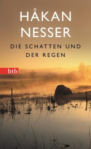 Geschenkausgabe im kleinen Format, bedrucktes Ganzleinen mit Lesebändchen. Ist Viktor Vinblad tatsächlich ein Mörder? Oder hat man ihn vor Jahren zu Unrecht verdächtigt, als seine Jugendliebe ermordet wurde und er selbst danach spurlos verschwand? Ist er etwa selbst einem Verbrechen zum Opfer gefallen? Erst als Viktor nach 30 Jahren plötzlich wieder am Ort des Verbrechens auftaucht, entzerren sich Mythos und Wirklichkeit. Was ist damals wirklich passiert?