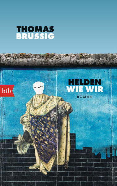 Die wirklich wahre Wahrheit über den Mauerfall: der große Wenderoman von Thomas Brussig Die deutsche Geschichte muss umgeschrieben werden: Klaus Uhltzscht war es, der die Berliner Mauer zum Einsturz gebracht hat! Dabei ist Klaus eigentlich ein Versager par excellence. Als Sohn eines Stasi-Spitzels und einer Hygieneinspektorin wächst er zwischen Jogginghosen und Dr. Schnabels Aufklärungsbuch auf, bleibt im Sportunterricht auf ewig ein Flachschwimmer. Auch sein großer Traum, als Topagent bei der Stasi zu arbeiten, erfüllt sich leider nicht. Dafür aber wird er, der inzwischen eine Perversionskartei erfunden hat, zum persönlichen Blutspender Erich Honeckers. Jetzt, da auch noch die Mauer durch - man höre und staune - seinen Penis fiel, packt Klaus aus und erzählt von seinem ruhmreichen Leben. Keiner hat bislang frecher und unverkrampfter den kleinbürgerlichen Mief des Ostens gelüftet als Brussig. Ein Lesevergnügen allererster Ordnung!