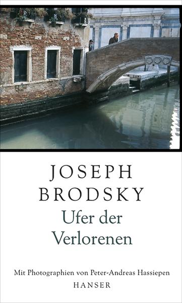 »Brodskys poetisches Genie explodiert«, schrieb die Zeit als Ufer der Verlorenen vor zehn Jahren erschien. Zusammen mit den großformatigen Photographien von Peter-Andreas Hassiepen, die das ganz alltägliche Venedig zeigen, ist ein Buch für Brodsky-Liebhaber, Venedig-Reisende und alle, die die Stadt noch entdecken wollen, entstanden.