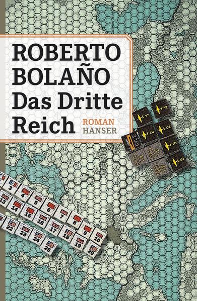 Udo Berger hat nur eine Leidenschaft: Kriegsspiele. Selbst im Urlaub an der Costa Brava verbringt er die meiste Zeit mit dem Strategiespiel „Das Dritte Reich“, einer Simulation des Zweiten Weltkriegs. Eines Abends lernt Udo den mysteriösen „Verbrannten“ kennen, ein angeblich durch Folter verunstalteter Lateinamerikaner, von dem er sofort fasziniert ist. Im „Dritten Reich“ soll dieser den Part der Alliierten übernehmen und den Lauf der Geschichte ändern. Der unheimliche, subtil ironische Roman ist ein Glanzstück aus dem Nachlass von Roberto Bolano. Er beschreibt die Verdrängung der Vergangenheit durch eine ritualisierte Konsumkultur und stellt die Frage nach dem Geheimnis des Bösen.