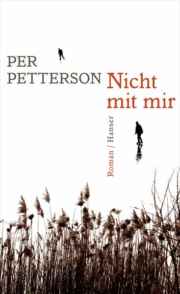 Früher waren Jim und Tommy unzertrennlich. Jim, der Gymnasiast, wuchs bei seiner frommen Mutter ziemlich wohlbehütet auf. Tommy lebte bei einem Pflegevater und arbeitete in der Sägemühle. Nun treffen sie einander nach über dreißig Jahren wieder: Tommy hat es in der Finanzbranche zu Wohlstand gebracht, aber der Job ist ihm zuwider. Jim ist Bibliothekar geworden, seit einem Jahr jedoch ist er krankgeschrieben und angelt am Fluss. In unvergesslichen Szenen schildert Petterson die Freundschaft der beiden Männer, ihre Frauen, ihre Einsamkeit, ihre Wut und ihren Trotz. Wie kein anderer erzählt der vielfach ausgezeichnete Autor aus Norwegen vom ganz Alltäglichen auf ganz ungewöhnliche Weise.