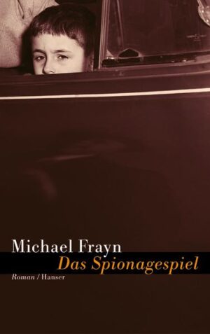 Mitten im Krieg spielen zwei Kinder Krieg: Im harmlosen Nachbarn erkennen Keith und Stephen einen Mörder, im Boden unter ihnen vermuten sie Geheimgänge, und ein leer stehendes Haus kommt ihnen höchst verdächtig vor. Doch auf einmal entwickelt ihr Spiel eine unheimliche Dimension: Keiths schöne, kultivierte Mutter hat nämlich tatsächlich etwas zu verbergen ...