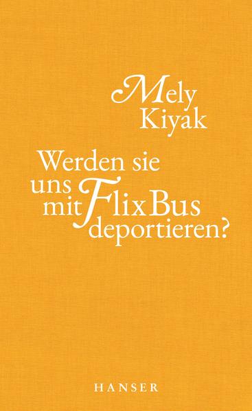 „Je leichtfüßiger, amüsanter und Leckt-mich-am-Arsch-hafter du schreibst, desto mehr drehen die Leute durch. Ich nenne es gefährlich schreiben.“ Mely Kiyak ist die Meisterin der literarischen Weltbetrachtung. Schonungslos und aufrichtig entlarvt sie das Desaströse, Politische und Dramatische in der Gegenwart. Wo sie ist, gibt es keinen Safe Space. Die „Frau mit der beängstigenden Intelligenz und ozeanischen Zärtlichkeit“ (Milo Rau) hat eines der umfangreichsten Kolumnenwerke der deutschen Literatur geschaffen. Mit grausamem Scharfsinn und prächtigen Pointen munitioniert die „Seidenstickerin unter den deutschen Kolumnistinnen“ (Jury des Kurt-Tucholsky Preis) ihren künstlerischen Widerstand. Immer in wilder Hoffnung auf Glamour, Witz und Menschlichkeit. Erhellend, erheiternd, erschütternd.