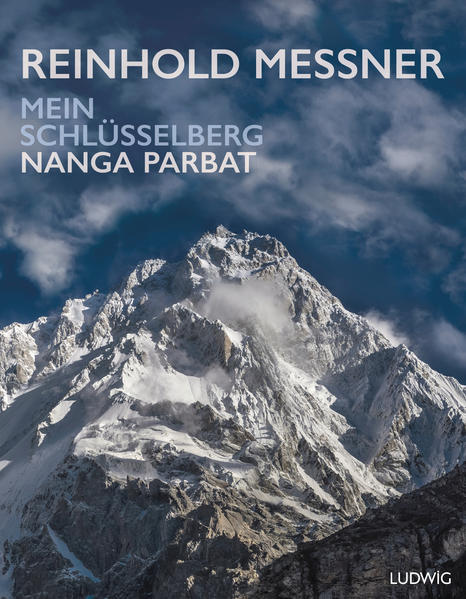 »Der Nanga Parbat hat mich alles über Berge gelehrt.« Bei keinem anderen Berg liegen Erfolg und Tragödie so nah beieinander wie beim 8125 Meter hohen Nanga Parbat. Und bei keinem anderen Berg vereint sich für Reinhold Messner beides so schicksalhaft wie beim Nanga Parbat. Im Sommer 1970 nimmt er mit seinem Bruder Günther an einer Nanga-Parbat-Expedition teil. Es ist ihr erster Achttausender, und als Erste durchsteigen sie die höchste Steilwand der Erde, die Rupal-Wand. Sie erreichen den Gipfel, doch beim Abstieg über die Diamir-Flanke reißt eine Lawine Günther in den Tod. Acht Jahre später gelingt Reinhold Messner mit der ersten Alleinbesteigung eines Achttausenders an der Diamir-Wand die Glanzleistung seines Lebens. Nach der Hölle hat er damit den Himmel auf seinem persönlichen Schlüsselberg berührt. In diesem opulent ausgestatteten, detailreichen Bildband offenbart der berühmte Bergsteiger mit eigens für diese Neuausgabe verfassten Texten erstmals seine persönliche Sicht auf die Berge: Messner veranschaulicht in zwanzig Essays die Auseinandersetzung zwischen Menschennatur und Bergnatur. Und wir beginnen zu verstehen, was ihn hat überleben lassen: seine Vorsicht und der Respekt den Gebirgen gegenüber. Ausstattung: durchg. 4c