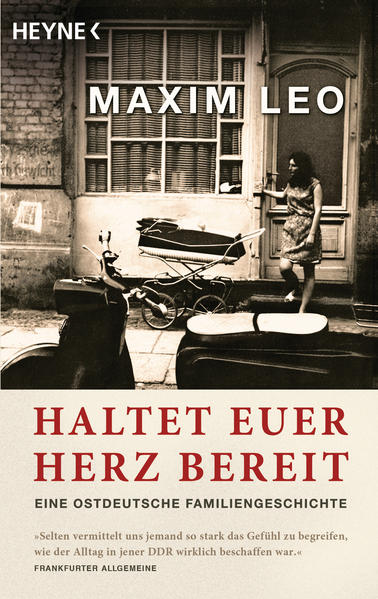 Der preisgekrönte Journalist erzählt kritisch, liebevoll und unsentimental Die Familie von Maxim Leo war wie eine kleine DDR. In ihr konzentriert sich vieles, was in diesem Land einmal wichtig war: die Hoffnung und der Glaube der Gründerväter. Die Enttäuschung und das Lavieren ihrer Kinder, die den Traum vom Sozialismus nicht einfach so teilen wollten. Und die Erleichterung der Enkel, als es endlich vorbei war. In dieser Familie wurden im Kleinen die Kämpfe ausgetragen, die im Großen nicht stattfinden durften.