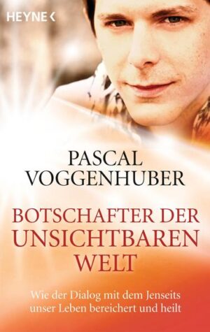 Ein Hellsichtiger enthüllt, wie die Verstorbenen uns Lebenden beistehen Pascal Voggenhuber ist ein Brückenbauer zwischen Diesseits und Jenseits: Seit seiner Kindheit steht er in direktem Kontakt mit der Geistigen Welt. Er sieht die Geister der Verstorbenen und kann mit ihren Seelen kommunizieren. Dieses Buch gibt faszinierende Einblicke in das Wirken eines Mediums mit außergewöhnlichen Fähigkeiten. Es führt auf berührende Weise vor Augen: Die Seelen geliebter Verstorbener sind immer um uns und ihre Botschaften eröffnen uns eine einzigartige Chance für inneres Wachstum, Versöhnung und Lebenserfüllung.