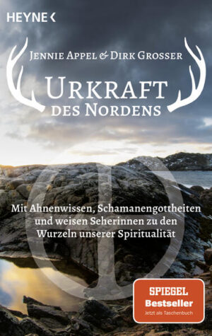 Wilde Wesen und Hüter des Waldes, Riesen und Zwerge, Göttinnen und Götter, eine Schöpfung aus Eis und Feuer ... Die Mythologie des Nordens schäumt geradezu über von mystischen Seelenbildern, deren ungezähmte Kraft und Magie direkt zu unserem Innersten sprechen und uns mit der Tiefe der Welt verbinden. Jennie Appel und Dirk Grosser laden dazu ein, sich auf neue Weise dieser uralten Naturspiritualität zu nähern. Sie erzählen inspirierende Weisheitsgeschichten aus der Welt unserer Ahnen, berichten von Tranceritualen sowie den Fähigkeiten der weisen Seherinnen und zeigen, wie sehr die Spiritualität des Nordens von urschamanischen Ideen geprägt ist. Mit vielen Inspirationen für Rituale und Meditationen, die das schamanische Reisen unterstützen und ungeahnte Kraftquellen in uns erschließen. Der SPIEGEL- Bestseller erstmals im Taschenbuch Die Magie der alten Mythen und Sagen: Eine spannende Reise zu den Ursprüngen unserer heimischen Spiritualität Mit kraftvollen Naturritualen und Meditationen, um die mystische Welt des Nordens zu erfahren