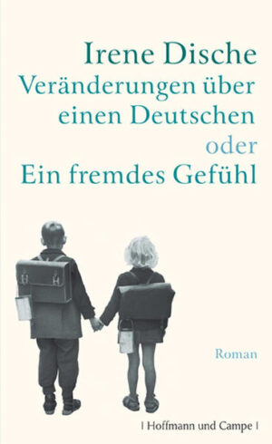 Man nennt ihn auch den Deutschen, den Walzer von Diabelli, über den Beethoven seine 33 Variationen komponierte. Irene Dische hat ihren großen Roman Ein fremdes Gefühl nach dieser Komposition und ihren Stimmungen geschrieben und nun vollkommen überarbeitet. Veränderungen über einen Deutschen ist die Geschichte eines Mannes, der nicht weiß, was Liebe eigentlich ist. Sein Naturell und seine Begabungen brachten ihn dazu, sich ausschließlich den Geisteswissenschaften zu verschreiben. 33 Veränderungen lassen ihn, beinahe gegen seinen Willen, all die normalen menschlichen Empfindungen erfahren, bevor er schließlich so etwas wie die fast vollkommene Liebe findet. Die Geschichte spielt vor dem Hintergrund der großen Veränderungen in Deutschland nach dem Fall der Mauer. "Ein reiches Buch. Reich an Beobachtung, Lebenserfahrung, Galle, verhaltenem Pathos. Ein ganz schwarzer Schelmenroman. Vielleicht hat Irene Dische sogar recht. 'Liebe kann nur dort entstehen, wo Hass den Boden freigetrampelt hat.'" Joachim Kaiser, Süddeutsche Zeitung Der Klassiker in neuer Bearbeitung