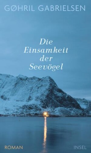 Eine Wissenschaftlerin reist mitten im Winter nach Finnmark, dem äußersten Zipfel Norwegens. Dort möchte sie das Schwinden der Zugvögelpopulationen und die Klimaveränderungen untersuchen. Fern jeder Zivilisation findet sie Freiheit und Luft zum Atmen, nach der sie sich in ihrer gescheiterten Ehe so gesehnt hatte. Ganz allein, umgeben von endlosem Schnee, tosendem Meer und rauen Naturgewalten, wartet sie auf die Ankunft der Vögel. Und auf ihren Geliebten, der mit ihr die Einsamkeit teilen will. Doch warum verschiebt er seine Ankunft? Woher kommen die seltsamen Geräusche in ihrer Hütte? Und war es der Wind, der ihr über den Körper strich, oder ist sie doch nicht allein? Als die Grenzen zwischen Wirklichkeit und Wahn, Gegenwart und Vergangenheit immer mehr verschwimmen, muss sie sich endgültig dem stellen, was sie hinter sich gelassen hat. Mit atmosphärischer Sprengkraft und Dichte erzählt Gøhril Gabrielsen von einer Frau, die sich in der Einsamkeit selbst zu verlieren droht - in einer Sprache klar und scharf wie ein Diamant.