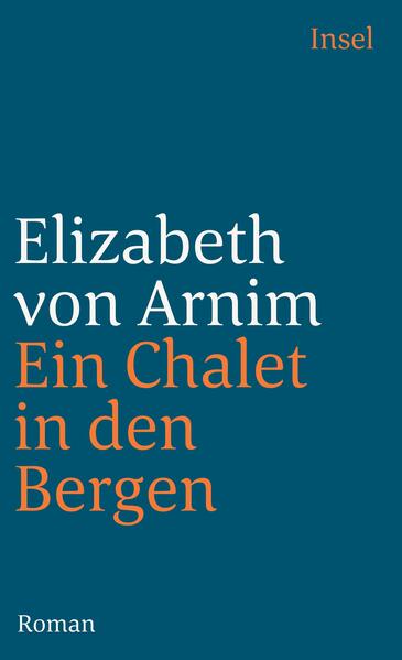 Endlich raus aus dem Londoner Nieselregen und dem hektischen Großstadtleben! Gern kehrt die Erzählerin England für einige Monate den Rücken, um in ihrem Chalet in den Schweizer Bergen Ruhe und wieder zu sich selbst zu finden. Fünf Jahre sind seit ihrem letzten Aufenthalt vergangen, dazwischen liegen Enttäuschungen und die dramatische Erfahrung des Ersten Weltkrieges mit dem Verlust vieler Freunde. Hier aber, in der Einsamkeit der Berge, scheint die Zeit stehengeblieben zu sein. Dank eines rührigen Verwalters präsentiert sich das Haus genauso, wie Elizabeth es im August 1914 verlassen hatte. Ihre Lebensgeister beginnen sich wieder zu regen, aber auch schmerzliche Erinnerungen an glückliche Stunden, die sie hier einst mit Freunden verbracht hat. In diese Stille platzen zwei umherirrende Wanderinnen, die sich, erhitzt und völlig aufgelöst, nach dem Weg ins Tal erkundigen, sich aber dann häuslich niederlassen. Endlich kommt wieder Leben in die Einsamkeit, allerdings nicht ganz so, wie es sich die Hausherrin vorgestellt hatte. Es kommt vielmehr zu einigen Überraschungen und merkwürdigen Ereignissen - und dennoch: Ein Sommer in den Bergen verfehlt niemals seine wohltuende Wirkung…