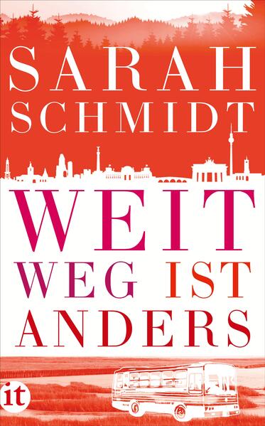 Kratzbürstige Berlinerin die eine, norddeutsche Kleinstädterin mit einer Vorliebe für Yoga und Handarbeiten die andere: Außer einer gegenseitigen tiefen Abneigung haben Edith Scholz und Christel Jacobi nichts miteinander am Hut - dennoch lassen sich die beiden 70-Jährigen auf ein Abenteuer ein, das sie quer durch Deutschland führt. »Frei sein heißt allein sein können«, ist die verwitwete Edith Scholz überzeugt, die in ihrer Berliner Mietwohnung mit einer Zigarette und hin und wieder einem Gläschen Schnaps ganz zufrieden ist. Doch ein Sturz macht ihr einen Strich durch die Rechnung - Frau Scholz muss zur Reha nach Usedom. Was im Grunde recht erholsam sein könnte. Wäre da nicht Christel Jacobi, ihre viel zu freundliche und esoterische Zimmernachbarin: »Wir alten Weiber - wir müssen doch zusammenhalten«, meint die, überschüttet die knurrige Frau Scholz mit Freundlichkeiten und schafft es schließlich sogar, sie zu ihrer Verbündeten zu machen. Denn Christel Jacobi will sich nicht länger dem Willen ihrer Familie beugen, sondern endlich mal ein Abenteuer erleben, bevor es zu spät ist ...