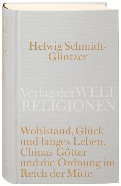 Bereits in den achtziger Jahren wurde vorausgesagt, daß die Religion in China wieder eine Zukunft haben werde. Wie sich diese Prognose im heutigen China bestätigt, darüber gibt Helwig Schmidt-Glintzer in diesem Buch Auskunft, indem er nicht nur die gegenwärtige religiöse Lage und das spezifische Verhältnis von Gesellschaft, Religion und Politik ausführlich darstellt, sondern auch die gesamte Vielfalt von Kulttraditionen und Glaubensformen. So werden die geistig-soziale und die moralische Grundstruktur der chinesischen Kultur und ihre Entwicklung bis zur jüngsten Gegenwart erkennbar. In China sind der Gottesbegriff und die Formen religiöser Rituale bis heute von fundamentaler Bedeutung für das Selbstverständnis des einzelnen ebenso wie für das Funktionieren der Gesellschaft. Es ist eine Besonderheit des Vielvölkerstaates, daß keine Lehre einen absoluten Geltungsanspruch erlangen konnte. So wurde China schon früh zu einem politisch-sozialen Großraum mit einem im internationalen Vergleich erstaunlich hohen Maß an Toleranz gegenüber fremden Kulturen. Mit Sicherheit wird der interreligiöse Dialog in nächster Zukunft wieder stärker geführt werden, der bereits vor zwei Jahrtausenden zwischen den großen Religionen in China begonnen wurde. Helwig Schmidt-Glintzers Einführung in die chinesische Religion und Philosophie beschreibt die Grundlinien der religiösen Entwicklungen in China und das Verhältnis der wichtigsten Lehren zueinander. Nur aus einer Zusammenschau des Daoismus, des Buddhismus und des Konfuzianismus sind die Besonderheiten der einzelnen Lehren sowie der geistige und religiöse Reichtum Chinas zu verstehen.