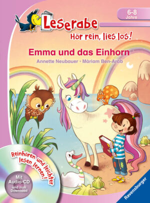 Emma traut ihren Augen kaum: Plötzlich steht ein Einhorn in ihrem Garten und das ist erst der Anfang! Emma folgt dem Einhorn zu einem Zaubersee und trifft dort auf andere magische Tiere. Hören, lesen, verstehen: Das neue Leseraben- Konzept verbindet Hörbuch und Erstlesebuch zu einem einzigartigen Leseerlebnis. So wird Lesenlernen zum Kinderspiel! Die kurzen Hörspiele am Kapitelanfang führen in die Geschichte ein. Durch das Gehörte fällt das Lesen leichter und die Lesemotivation von Mädchen und Jungen wird gefördert. Die lustigen Audio- Rätsel vertiefen das Gelesene. Die Leser sind hautnah bei einem magischen Einhorn- Abenteuer dabei. Mit Audio- CD. Ab 6 Jahren. Weitere Informationen auf leserabe.de. So macht Lesenlernen Spaß! Emma traut ihren Augen kaum: Plötzlich steht ein Einhorn in ihrem Garten und das ist erst der Anfang! Emma folgt dem Einhorn an einen verwunschenen Zaubersee und trifft dort noch auf andere magische Tiere: Ein Eichhörnchen, einen Schwan und eine Eule. Doch während das Eichhörnchen problemlos Nüsse regnen lassen kann und der Schwan einen Regenbogen herbeizaubert, müht sich die Eule mit einem Zauberbuch ab. Lesen ist schließlich gar nicht so einfach! Oder doch? Jetzt ist Emmas Hilfe gefragt! Zauberhafte Fantasiegeschichte für Erstleser ab 6 Jahren mit Audio- CD und Datei zum Download. Hören, lesen, verstehen! Die neue Reihe „Leserabe - Hör rein, lies los!“ enthält kurze Geschichten für Kinder von 6 bis 8 Jahren. Lustige und spannende Hintergrundinformationen und Rätsel auf der beiliegenden Audio- CD fördern die Lesemotivation. Abgerundet wird die neue Leseraben- Reihe mit dem Hörbuch zum jeweiligen Titel. Die Audioinhalte sind auch als Download erhältlich!