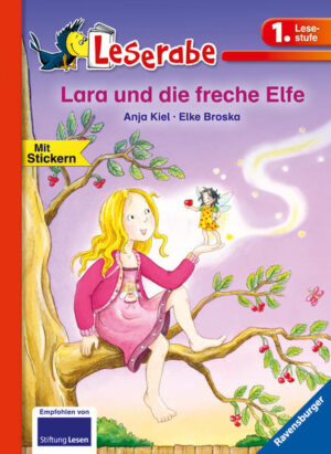 Lara hat eine heimliche Freundin: die freche Elfe Fritzi. Eines Abends stibitzen sie Kirschen im Garten, streicheln Kröten und spielen Fangen, als plötzlich Kater Leo Jagd auf Fritzi macht! Lesen lernen wie im Flug! Die Kinderbücher der Reihe Leserabe - 1. Lesestufe wurden mit Pädagogen entwickelt und richten sich an Leseanfänger ab der 1. Klasse. Kurze Texte in großer Fibelschrift sichern erste Leseerfolge und steigern die Lesekompetenz von Mädchen und Jungen ab 6 Jahren. Mit Belohnungsstickern. Empfohlen von Stiftung Lesen, gelistet bei Antolin.