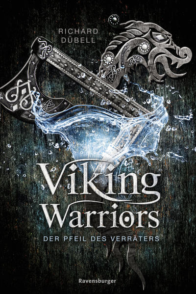 Band 3 der Wikinger- Trilogie von Bestseller- Autor Richard Dübell! Wider Erwarten erreichen Viggo und die Wikinger unter Führung des berühmten Abenteurers Leif Eriksson die Küste der Neuen Welt. Mit an Bord sind auch Viggos bester Freund Thorkell sowie die Schildmaid Thyra, die auf magische Weise mit Viggo verbunden ist. Denn Thyras Leben wurde von der mythischen Valkyre Hildr gerettet - Viggos Mutter! Diese Verbindung ist auch der Grund, warum nur Viggo die drohende Götterdämmerung Ragnarök noch abwenden kann, die durch den nordischen Gott Loki ausgelöst wurde. Doch Viggo und seine Freunde werden in der Neuen Welt bereits von verfeindeten Wikingern erwartet und in eine Falle gelockt. Währenddessen bereiten sich Götter, Riesen und Monster auf eine gigantische Schlacht vor, die die Welt in Flammen setzen wird. Als Viggo endlich erkennt, wer tatsächlich hinter der Götterdämmerung steckt, ist sein Gegner schon übermächtig ...