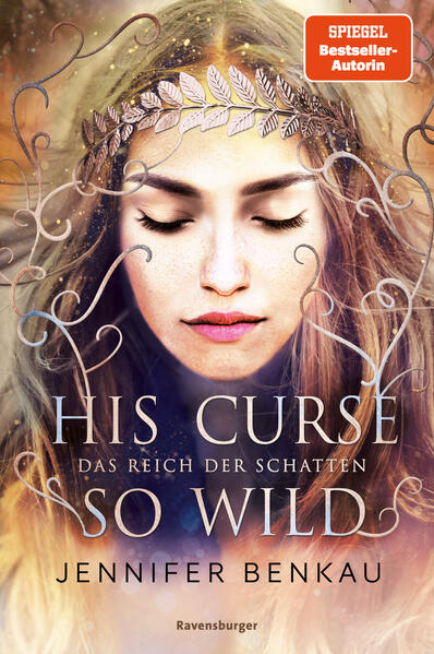 So episch, herzzerreißend und atemberaubend wie "One True Queen" Band 2 der romantischen High- Fantasy- Reihe von Bestsellerautorin Jennifer Benkau Wer aus dem Reich der Schatten entkommen will, muss ein Opfer bringen - das hat Laire auf grausame Weise erfahren. Ihre folgenschwere Entscheidung im Palast des dunklen Lords hat Alaric für immer von ihr getrennt. Verflucht und halb wahnsinnig schwört Alaric all jenen tödliche Rache, die ihn verraten haben. Als Laires Heimat im Chaos versinkt, erkennt sie, dass sie nur eine Chance hat, die Menschen, die sie liebt, zu beschützen: Sie muss sich dem Schicksal selbst entgegenstellen … Jennifer Benkaus Romantasy- Reihen "One True Queen", "Das Reich der Schatten" und "The Lost Crown" spielen in derselben Fantasy- Welt, können aber unabhängig voneinander gelesen werden. Sie sind in dieser Reihenfolge erschienen: One True Queen, Band 1: Von Sternen gekrönt One True Queen, Band 2: Aus Schatten geschmiedet Das Reich der Schatten, Band 1: Her Wish So Dark Das Reich der Schatten, Band 2: His Curse So Wild The Lost Crown, Band 1: Wer die Nacht malt The Lost Crown, Band 2: Wer das Schicksal zeichnet New- Adult- Romance von Jennifer Benkau: A Reason To Stay (Liverpool- Reihe 1) A Reason To Hope (Liverpool- Reihe 2)